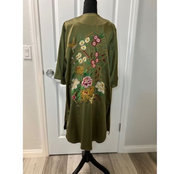Satin Garden Kimono by Floreat from Anthropologie - Picture 10 of 10